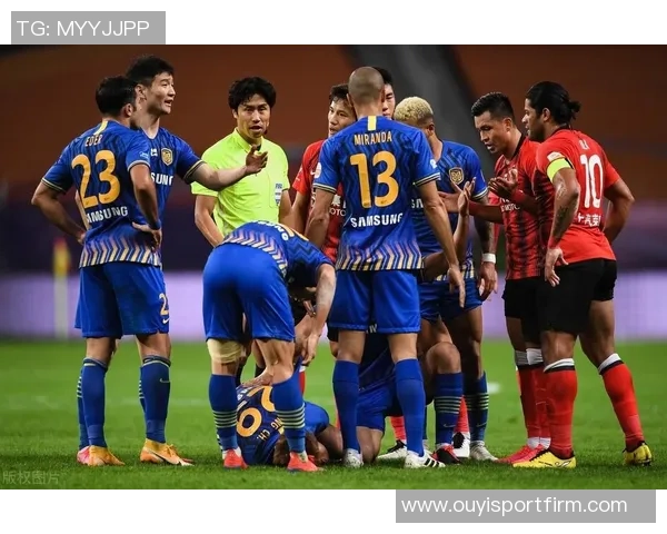 前裁判揭露曼奇尼故意撞人事件应被罚下却未被裁判察觉