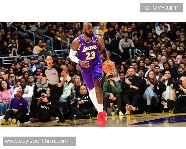 拉拉维亚回忆首次接詹姆斯传球时刻感慨从小就是他的忠实球迷