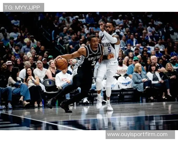 文班亚马砍下24分15板表现惊艳马刺新赛季比赛引发广泛关注