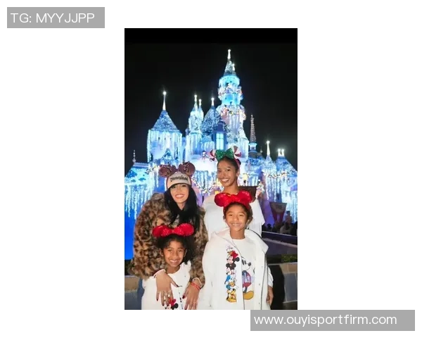 瓦妮莎全家万圣节装扮亮相加索尔陪科比家人共度温馨节日