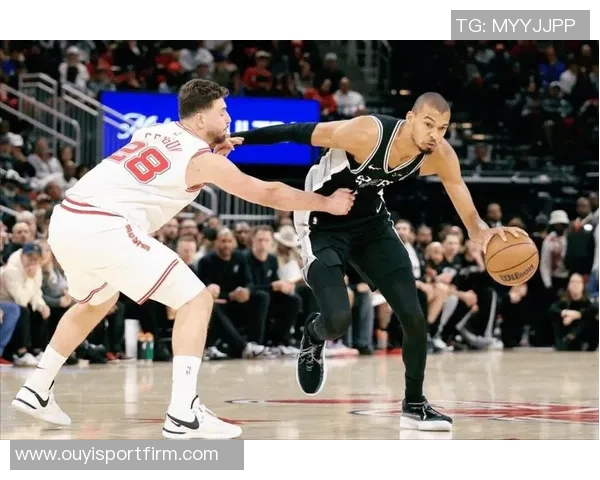 马刺战术失误致火箭进攻受限文班与卡斯尔联手防守显威力