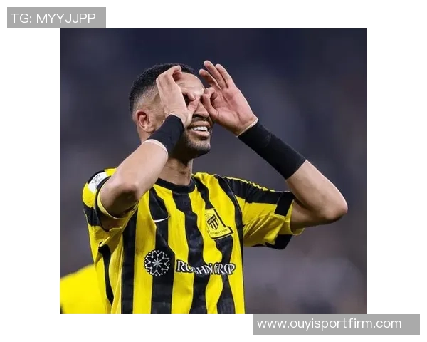 吉达联合后卫佩雷拉社媒发声不满判罚直指裁判如同剧本安排