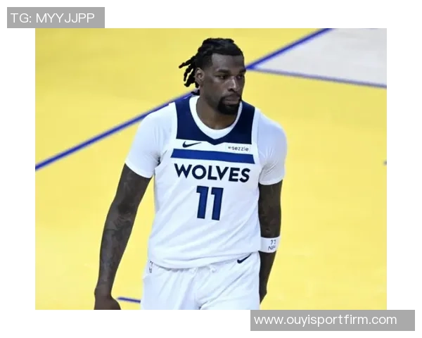 兰德尔赞麦丹在联防中表现突出防守范围广泛堪称优秀护筐者