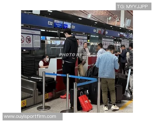 杨瀚森工作室回顾：凌晨1点入睡4点赶机场的忙碌生活