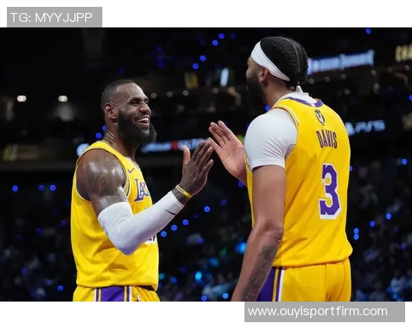 詹姆斯凭借超高球商巧妙规避不适合局面展现篮球智慧 詹姆斯凭借超高球商巧妙规避不适合局面展现篮球智慧